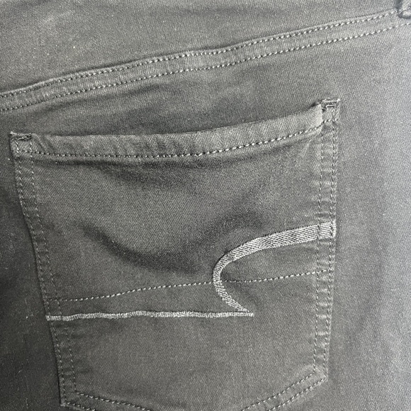 American Eagle Women's Super Stretch X Black Distressed Knee Jegging Jeans - Picture 5 of 9